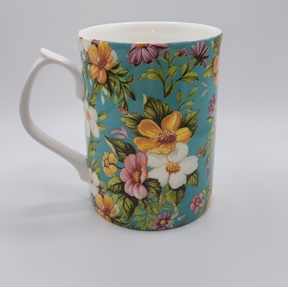 Allyn Nelson Collection Fine Bone China English Teacup.  Purchased in England - Picture 3 of 6